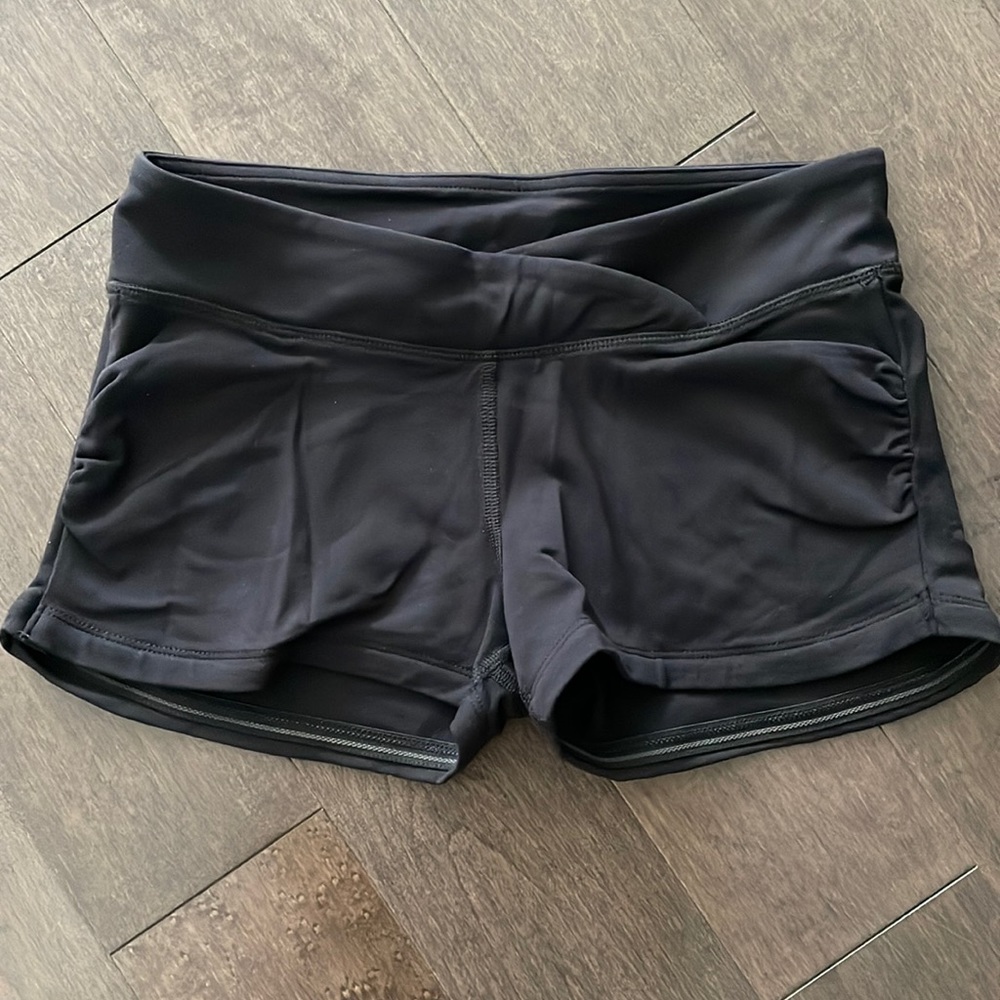 Zobha black yoga shorts